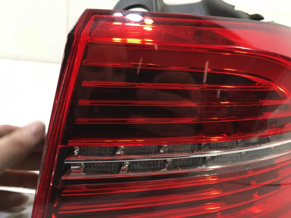 Фонарь задний наружный правый Volkswagen Passat B8 (2014—2020) - миниатюра 6