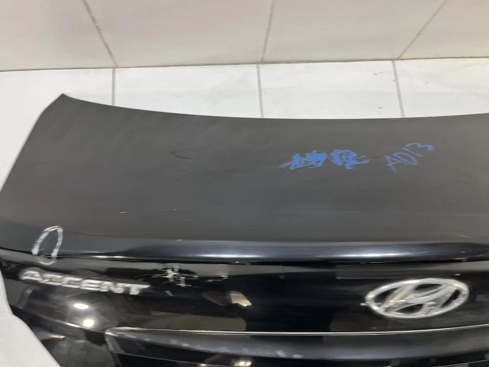 Крышка багажника Hyundai Solaris I (2010—2014) - миниатюра 3