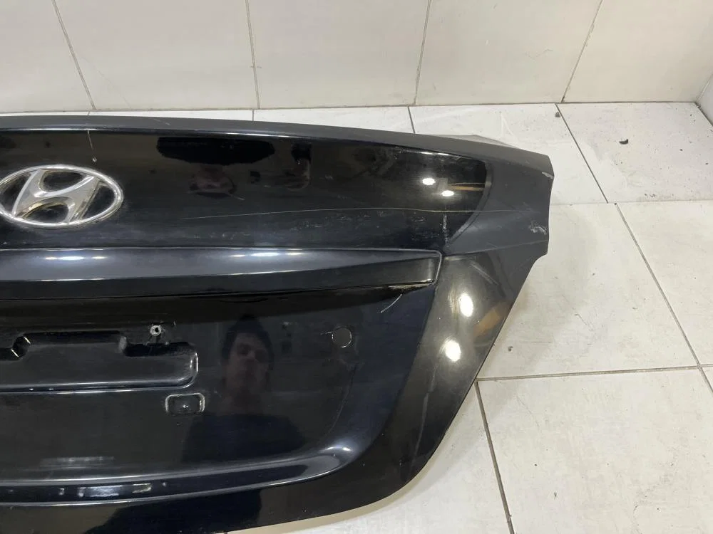 Крышка багажника Hyundai Solaris I (2010—2014) - миниатюра 6