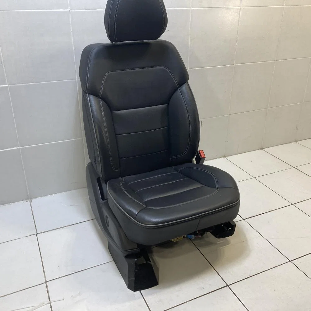 Сиденье переднее правое Mercedes-Benz M-класс W166 (2011—2015) - миниатюра 2