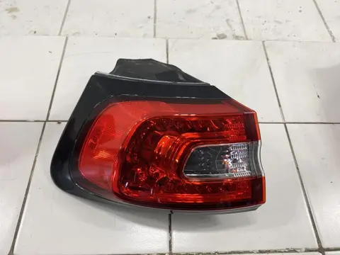 Фонарь задний наружный левый Jeep Cherokee V (2013—2018)