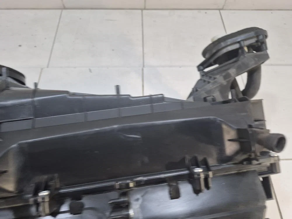 Корпус отопителя Jaguar XE I (2015—2019) - миниатюра 4