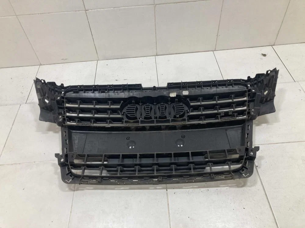 Решетка радиатора Audi A4 B8 рестайлинг (2011—2015) - миниатюра 2