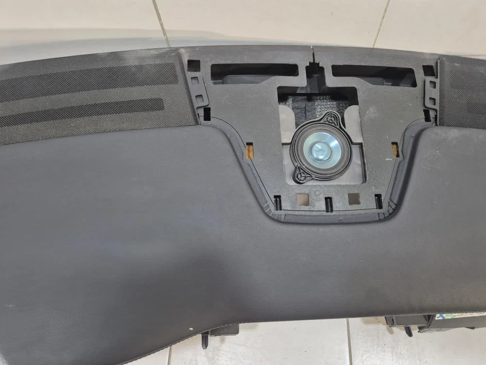 Торпедо Mercedes-Benz CLS-класс C218/X218 (2010—2014) - миниатюра 3
