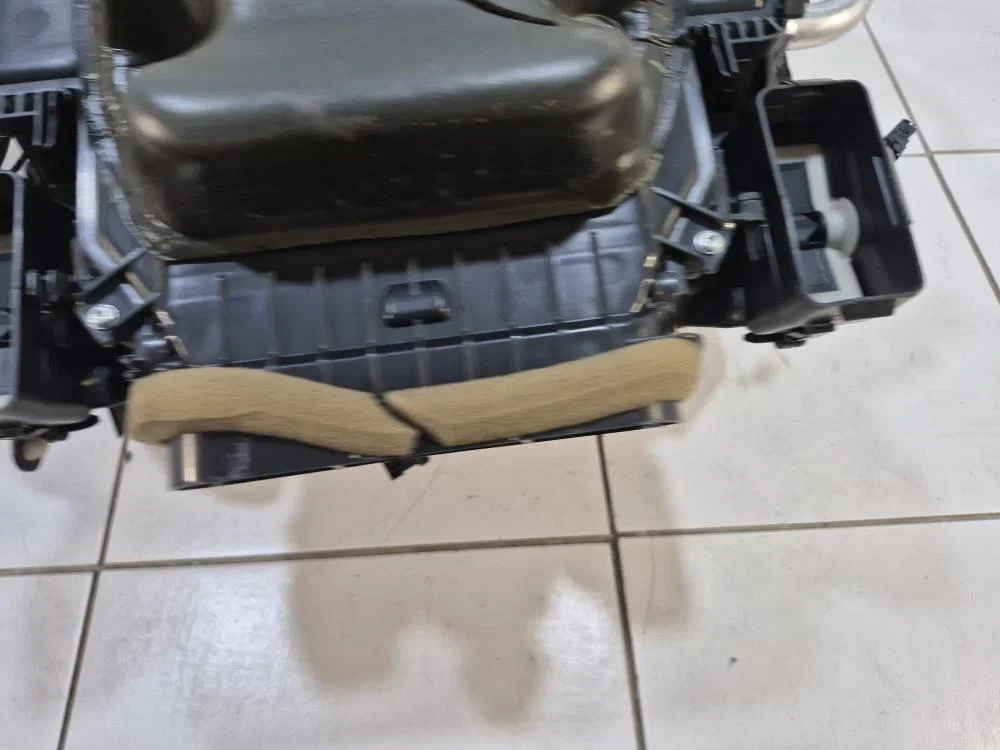 Корпус отопителя BMW X3 F25 (2010—2014) - миниатюра 9