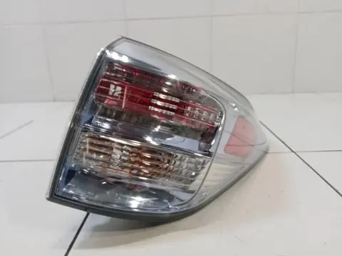Фонарь задний наружный правый Lexus RX III (2008—2012)