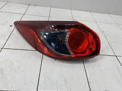 Фонарь задний наружный левый Mazda CX-5 I (2011—2015)