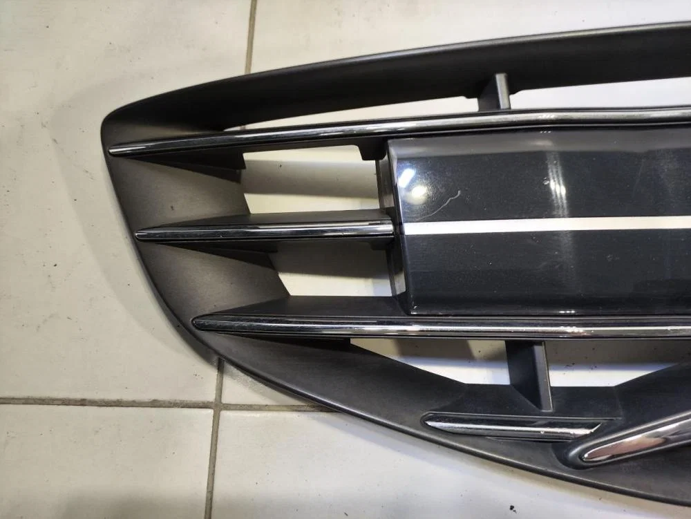 Решетка радиатора Volvo V60 I (2010—2013) - миниатюра 7