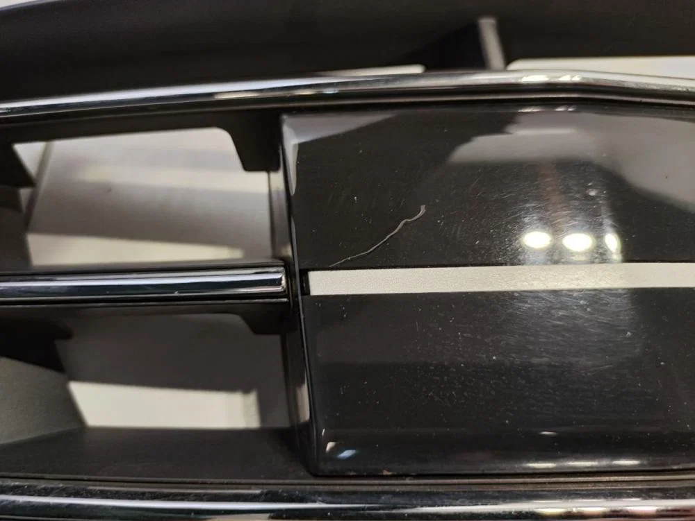 Решетка радиатора Volvo V60 I (2010—2013) - миниатюра 9