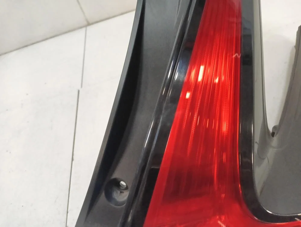 Фонарь задний правый Nissan Leaf II (2017—2025) - миниатюра 7