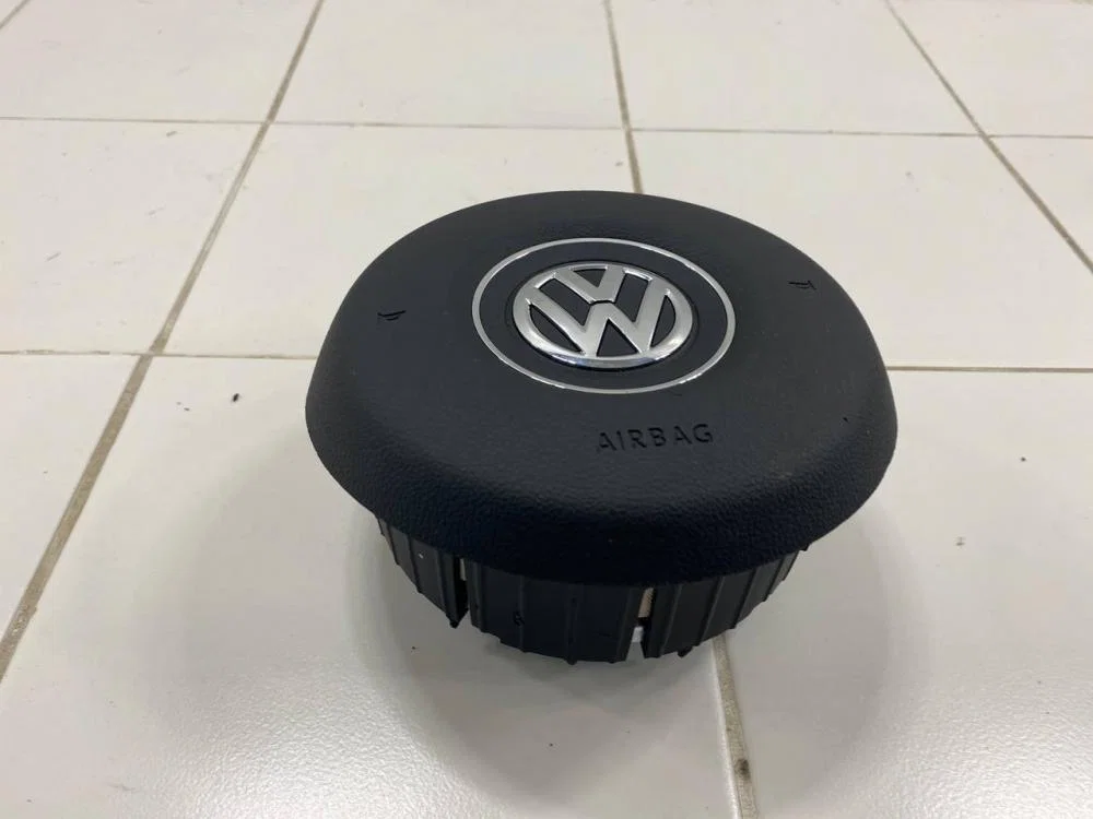 Крышка подушки безопасности в рулевое колесо Volkswagen Beetle A5 (2011—2019) - изображение 1