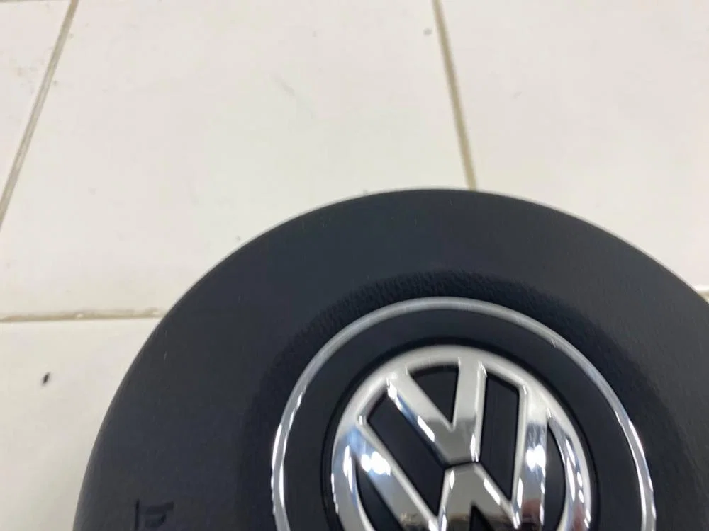 Крышка подушки безопасности в рулевое колесо Volkswagen Beetle A5 (2011—2019) - миниатюра 5