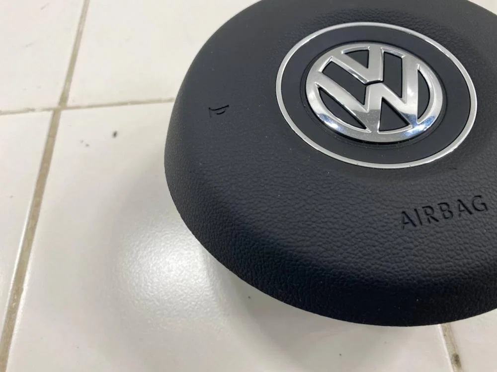 Крышка подушки безопасности в рулевое колесо Volkswagen Beetle A5 (2011—2019) - миниатюра 7