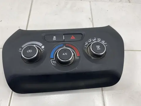 Блок управления климат-контролем Jeep Cherokee V (2013—2018)