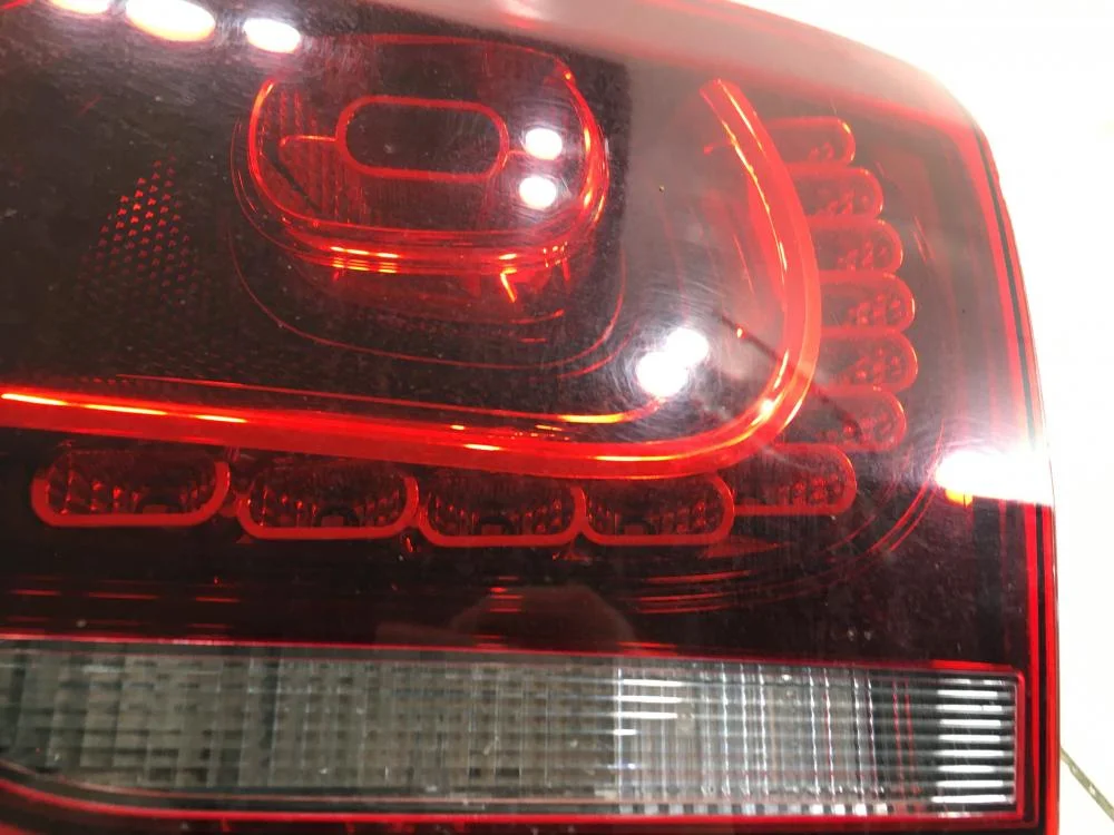 Фонарь задний внутренний правый Volkswagen Golf Mk6 (2008—2012) - миниатюра 8