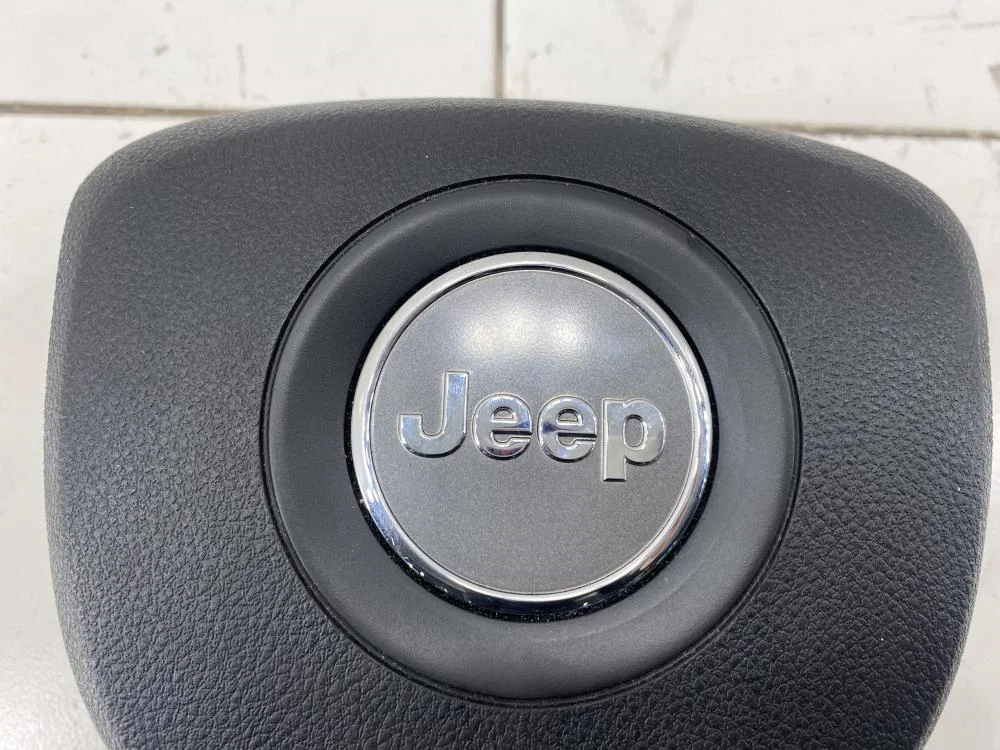 Подушка безопасности в рулевое колесо Jeep Grand Cherokee WK2 рестайлинг (2013—2023) - миниатюра 7