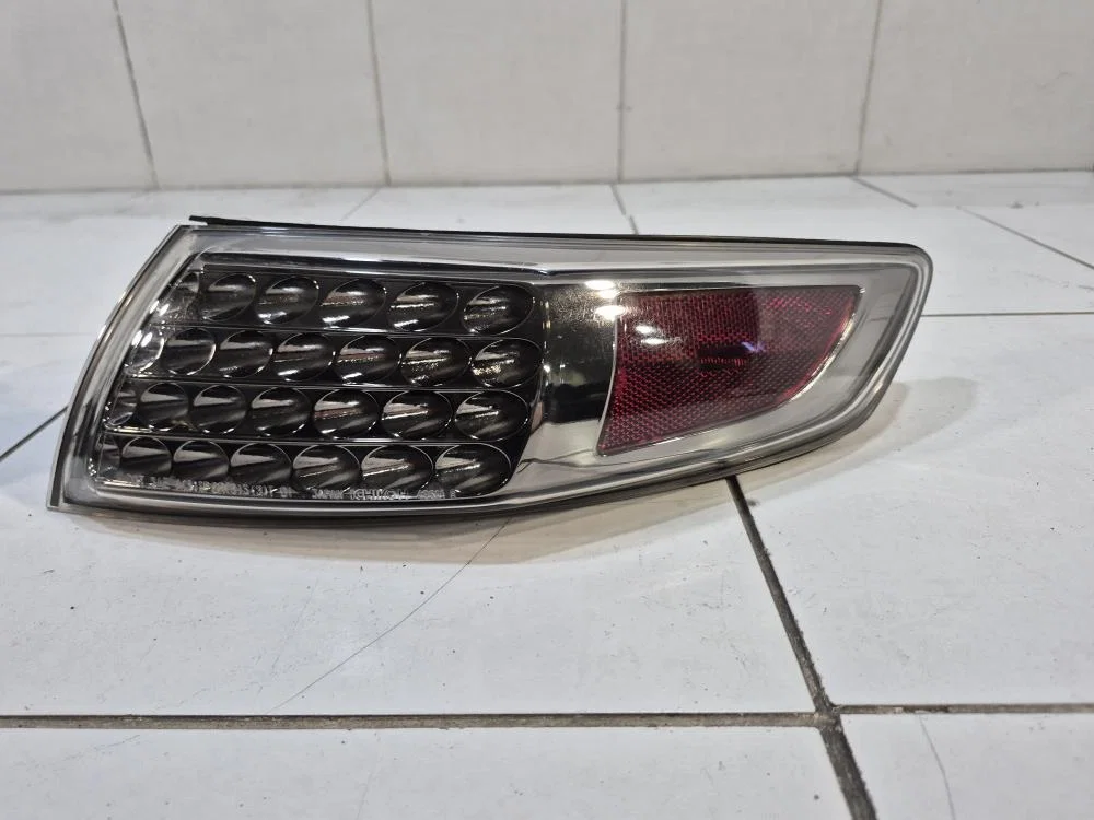 Фонарь задний наружный правый Infiniti FX35 I рестайлинг (2006—2008)