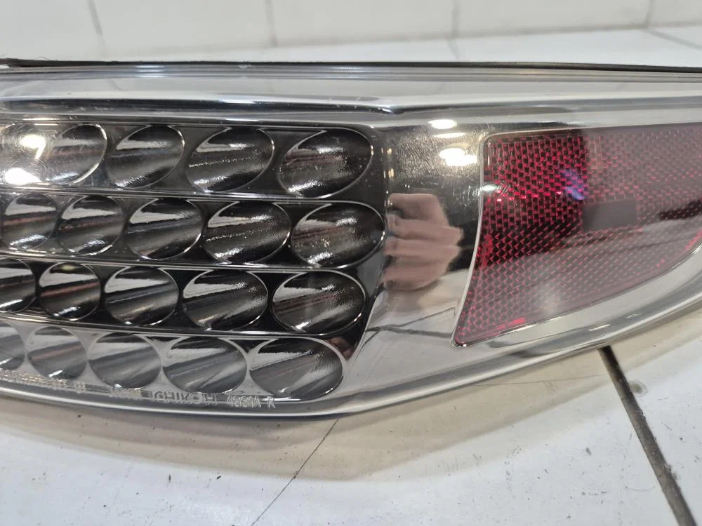 Фонарь задний наружный правый Infiniti FX35 I рестайлинг (2006—2008) - миниатюра 3