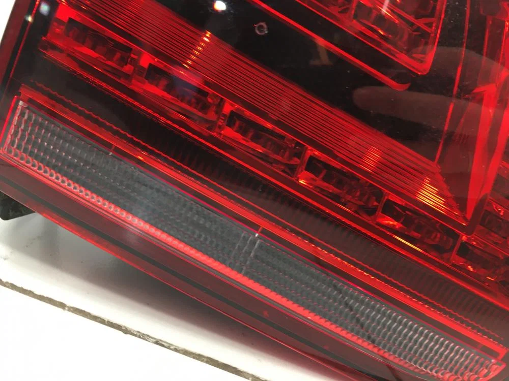 Фонарь задний внутренний левый Volkswagen Tiguan I рестайлинг (2011—2019) - миниатюра 7