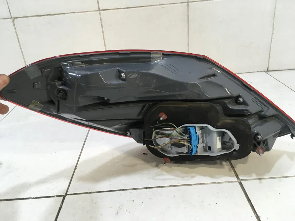 Фонарь задний правый Mercedes-Benz C-класс W205/S205/C205/A205 (2014—2018) - миниатюра 2