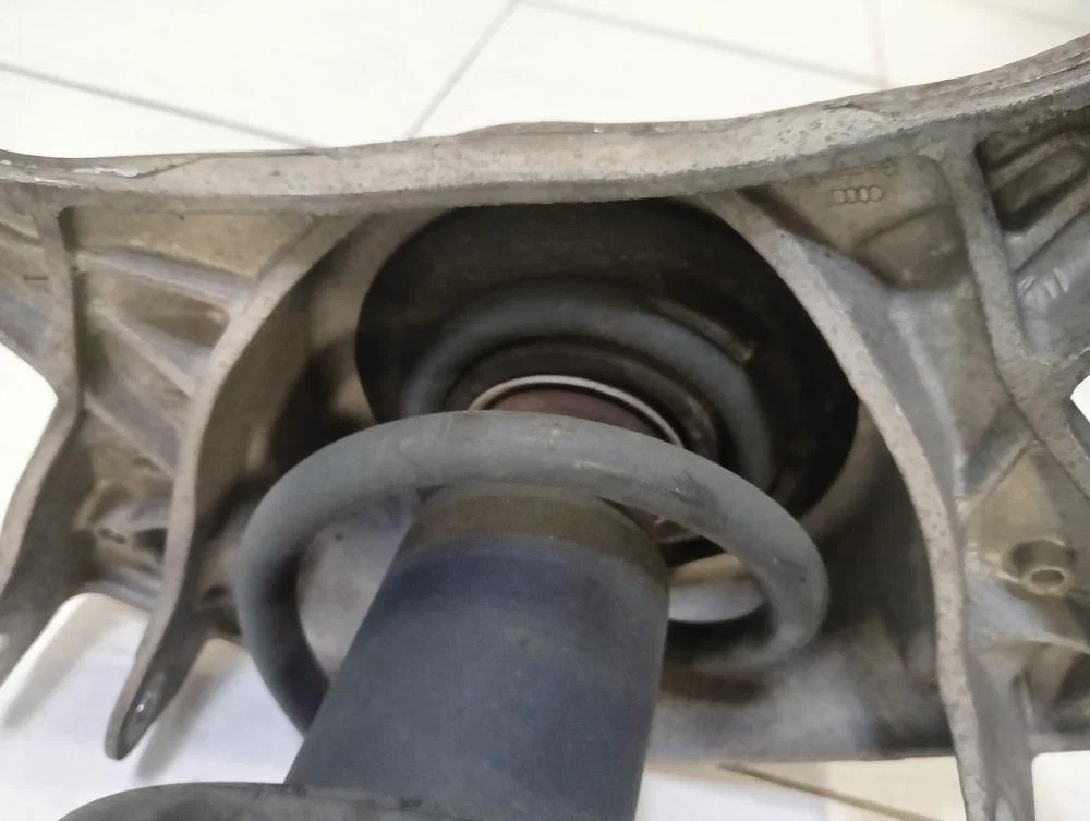 Амортизатор передний левый Audi A4 B8 рестайлинг (2011—2015) - миниатюра 10