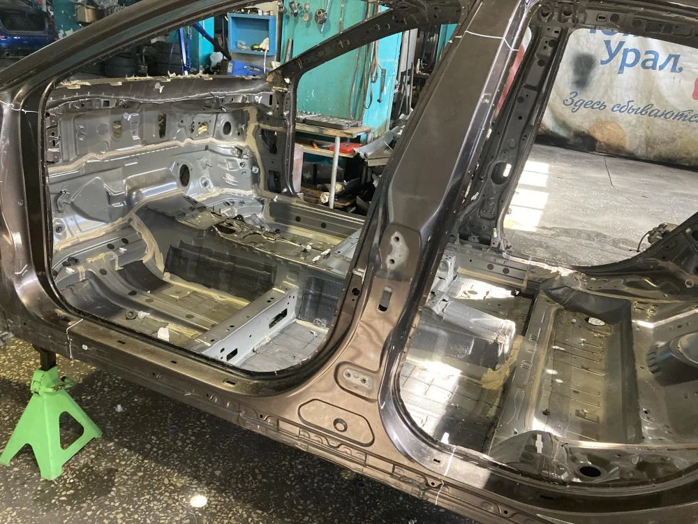 Стойка центральная левая Toyota Camry XV70 (2017—2021) - миниатюра 2