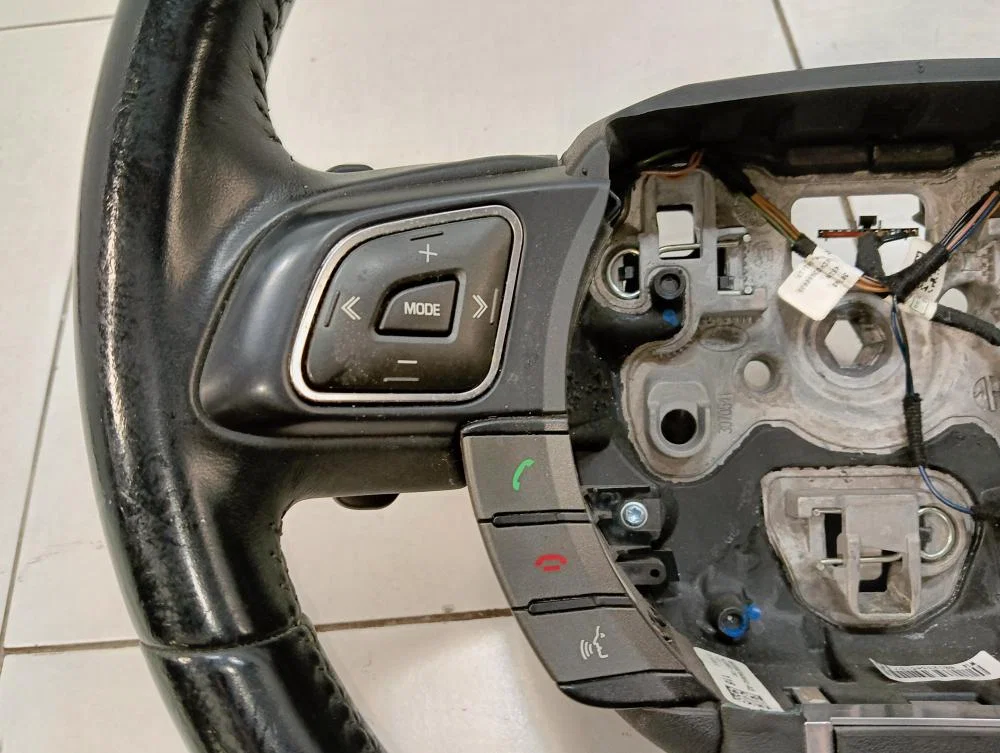 Рулевое колесо Land Rover Range Rover Evoque I (2011—2015) - миниатюра 9