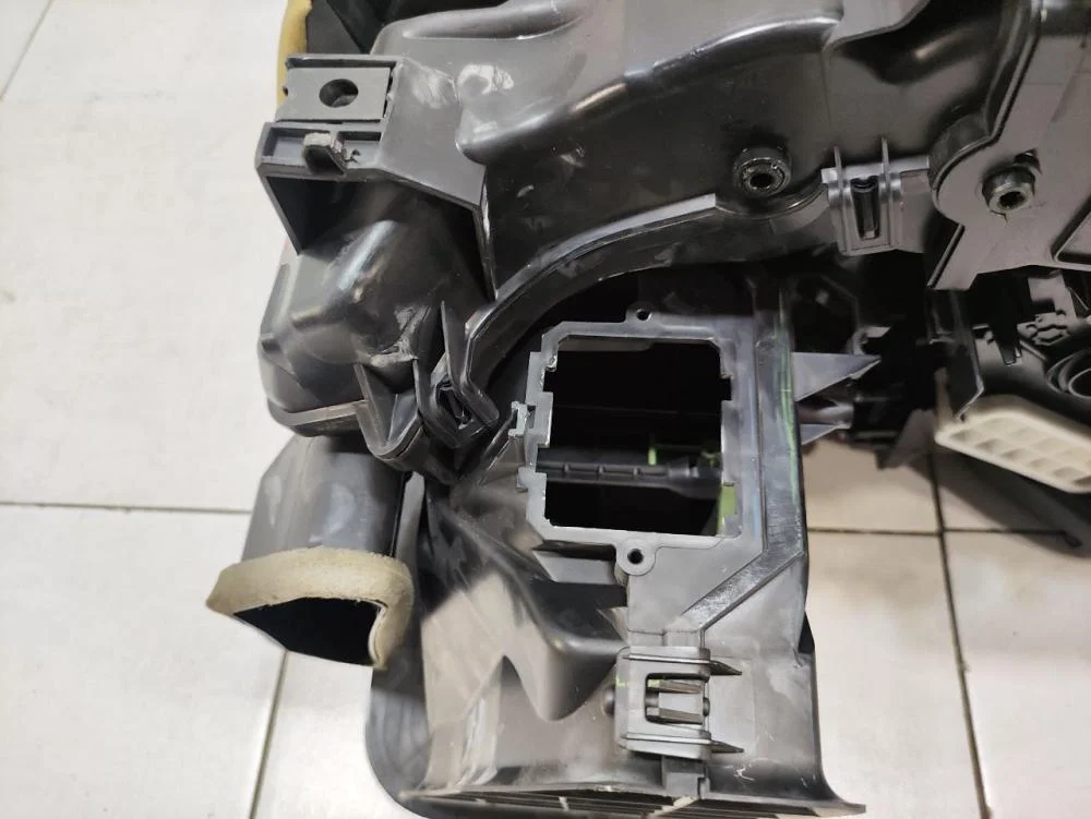 Корпус отопителя Nissan Leaf II (2017—2025) - миниатюра 4