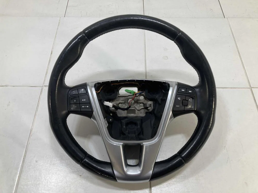 Рулевое колесо Volvo V60 I (2010—2013) - изображение 1