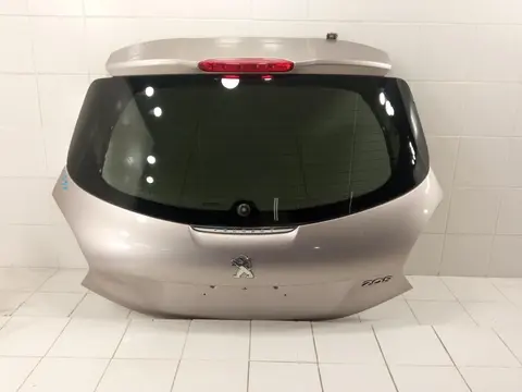 Дверь багажника со стеклом Peugeot 208 I (2012—2015)
