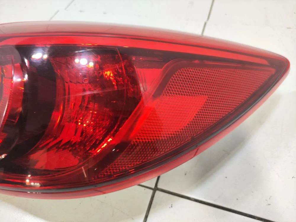 Фонарь задний наружный правый Mazda 3 BM (2013—2016) - миниатюра 10