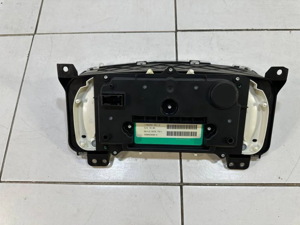 Панель приборов Hummer H3 I (2005—2010) - миниатюра 7