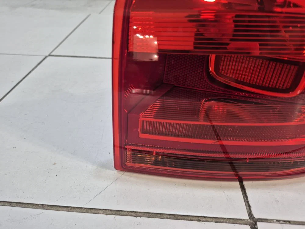 Фонарь задний наружный правый Volkswagen Tiguan I рестайлинг (2011—2019) - миниатюра 3