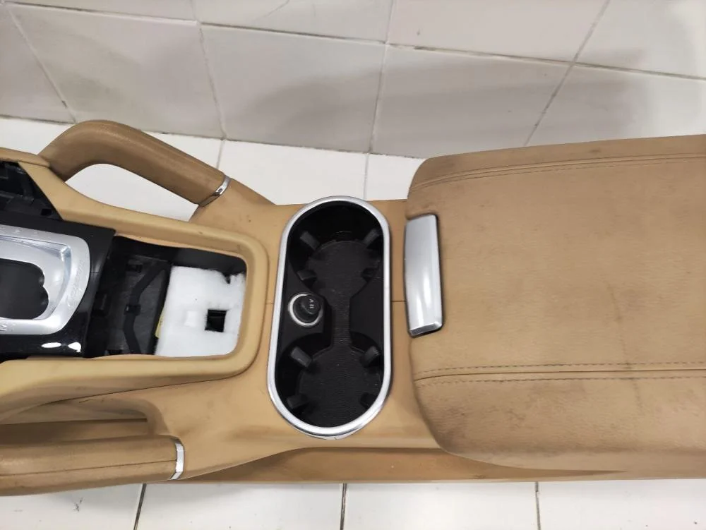 Консоль центральная Porsche Cayenne II (2010—2014) - миниатюра 9