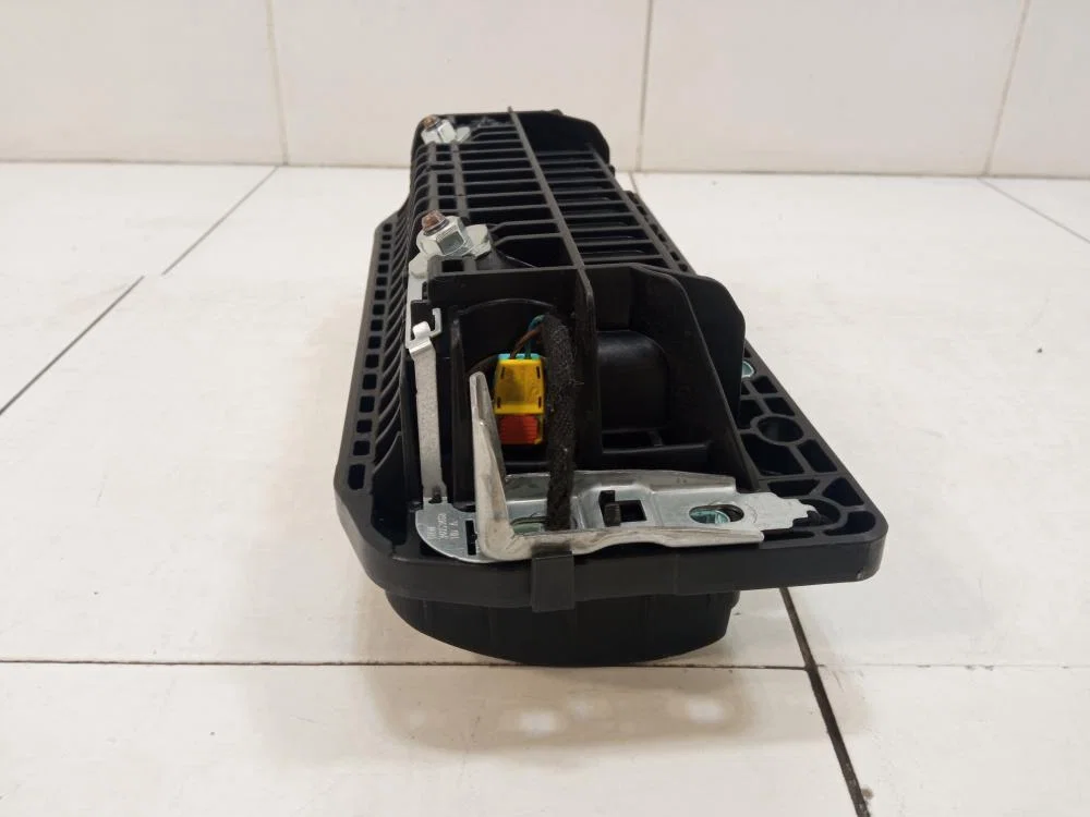 Подушка безопасности пассажирская в торпедо Porsche Panamera 970 (2009—2013) - миниатюра 8