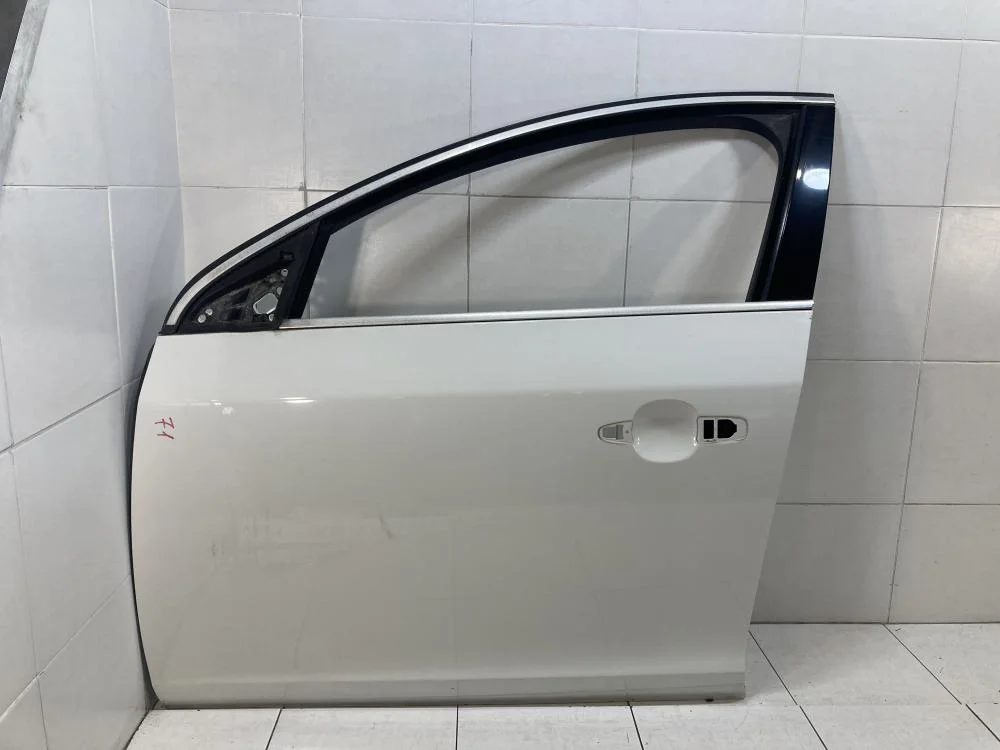 Дверь передняя левая Volvo V60 I (2010—2013) - изображение 1