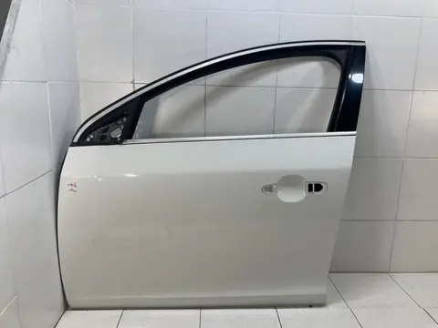 Дверь передняя левая Volvo V60 I (2010—2013)