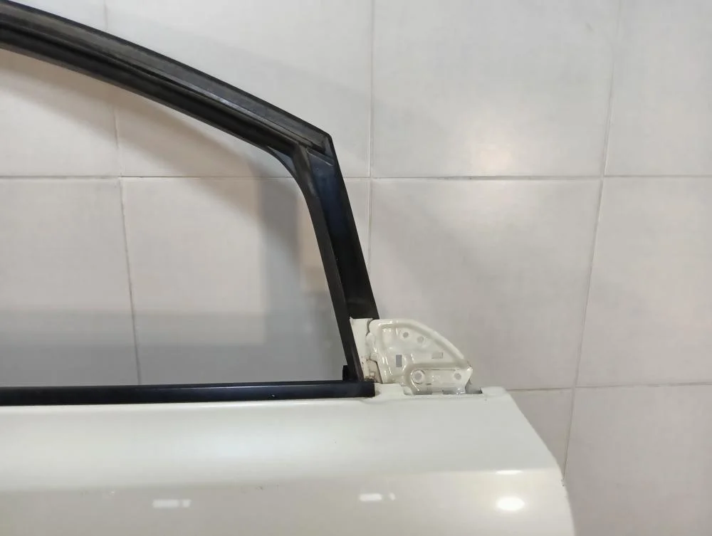 Дверь передняя правая Nissan Leaf I (2010—2017) - миниатюра 5