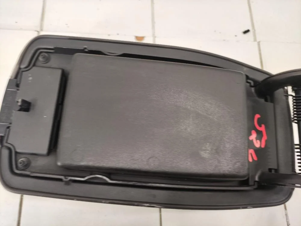 Подлокотник Jeep Cherokee V (2013—2018) - миниатюра 2