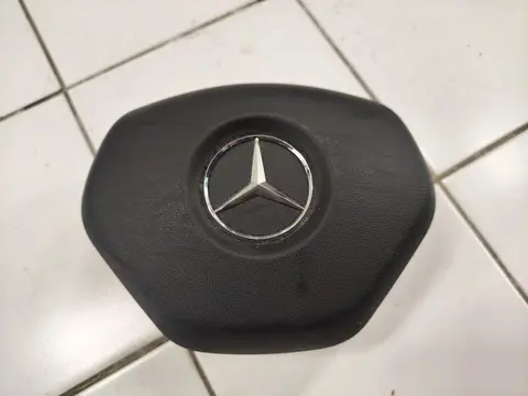 Крышка подушки безопасности в рулевое колесо Mercedes-Benz C-класс W204/S204/С204 рестайлинг (2011—2015)
