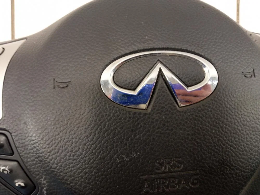 Крышка подушки безопасности в рулевое колесо Infiniti QX70 I (2013—2018) - миниатюра 10