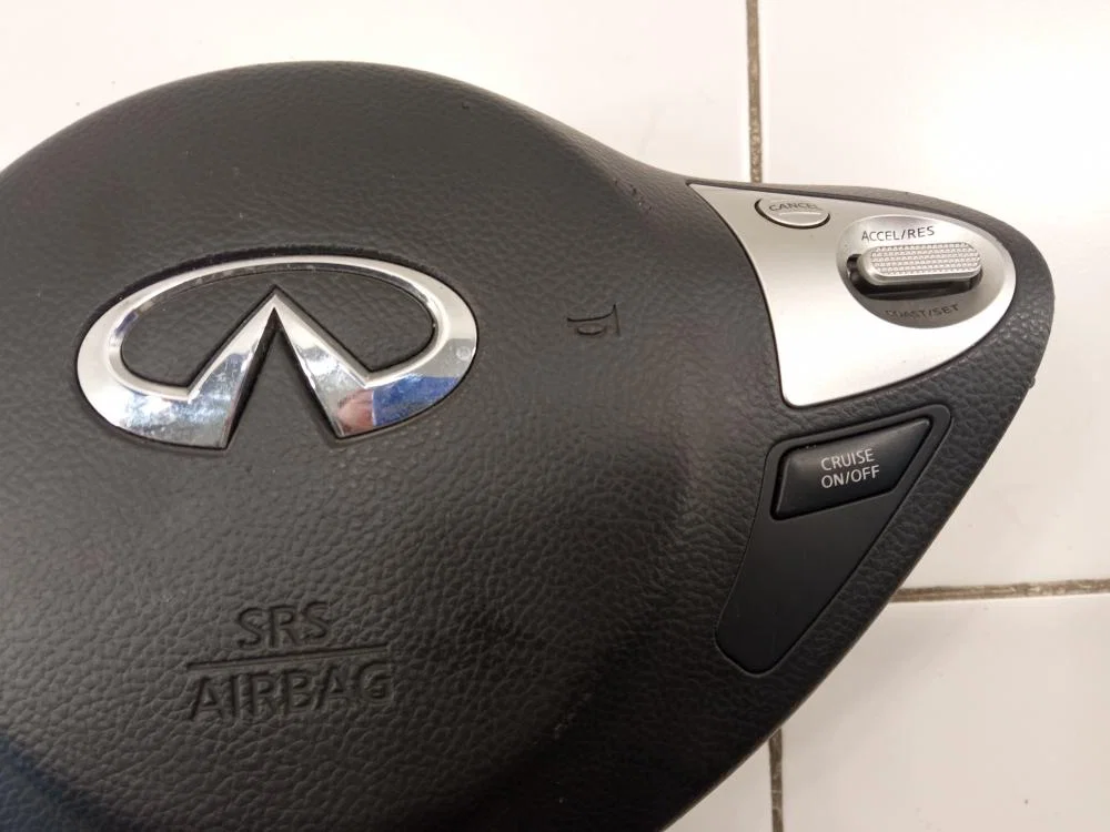 Крышка подушки безопасности в рулевое колесо Infiniti QX70 I (2013—2018) - миниатюра 5