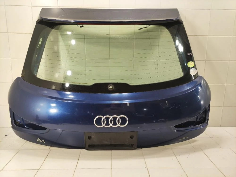 Дверь багажника со стеклом Audi A1 8X (2010—2015) - изображение 1