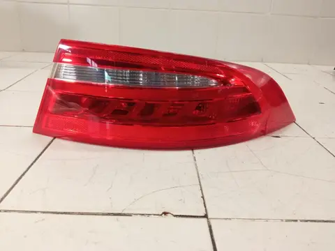 Фонарь задний наружный правый Jaguar XE I (2015—2019)