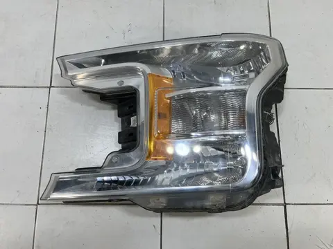 Фара левая Ford F-150 XIII (2014—2018)