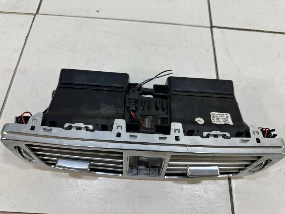 Дефлектор воздушный Mercedes-Benz CLS-класс C218/X218 (2010—2014) - миниатюра 6