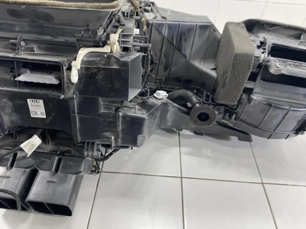 Корпус отопителя Audi A8 D4 (2010—2014) - миниатюра 6