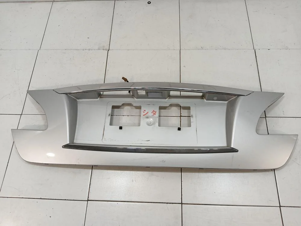 Накладка крышки багажника Infiniti M37 IV (2010—2014) - изображение 1