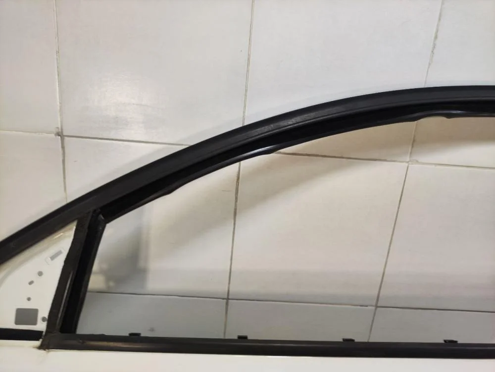 Дверь передняя левая Volvo C30 I (2006—2010) - миниатюра 6