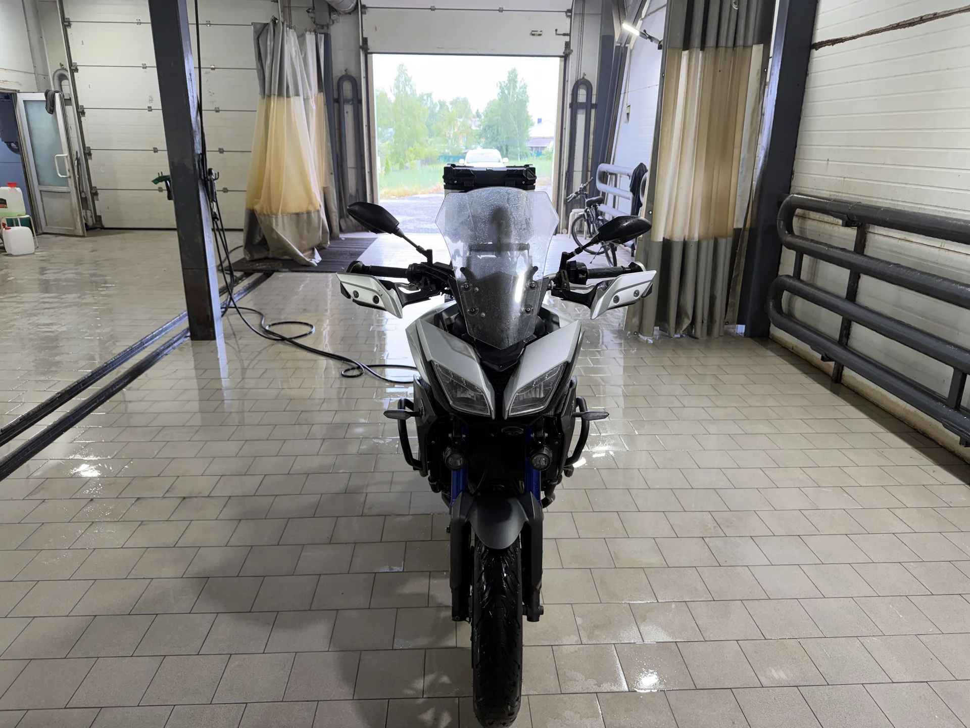 Yamaha MT 09 Tracer - изображение 1